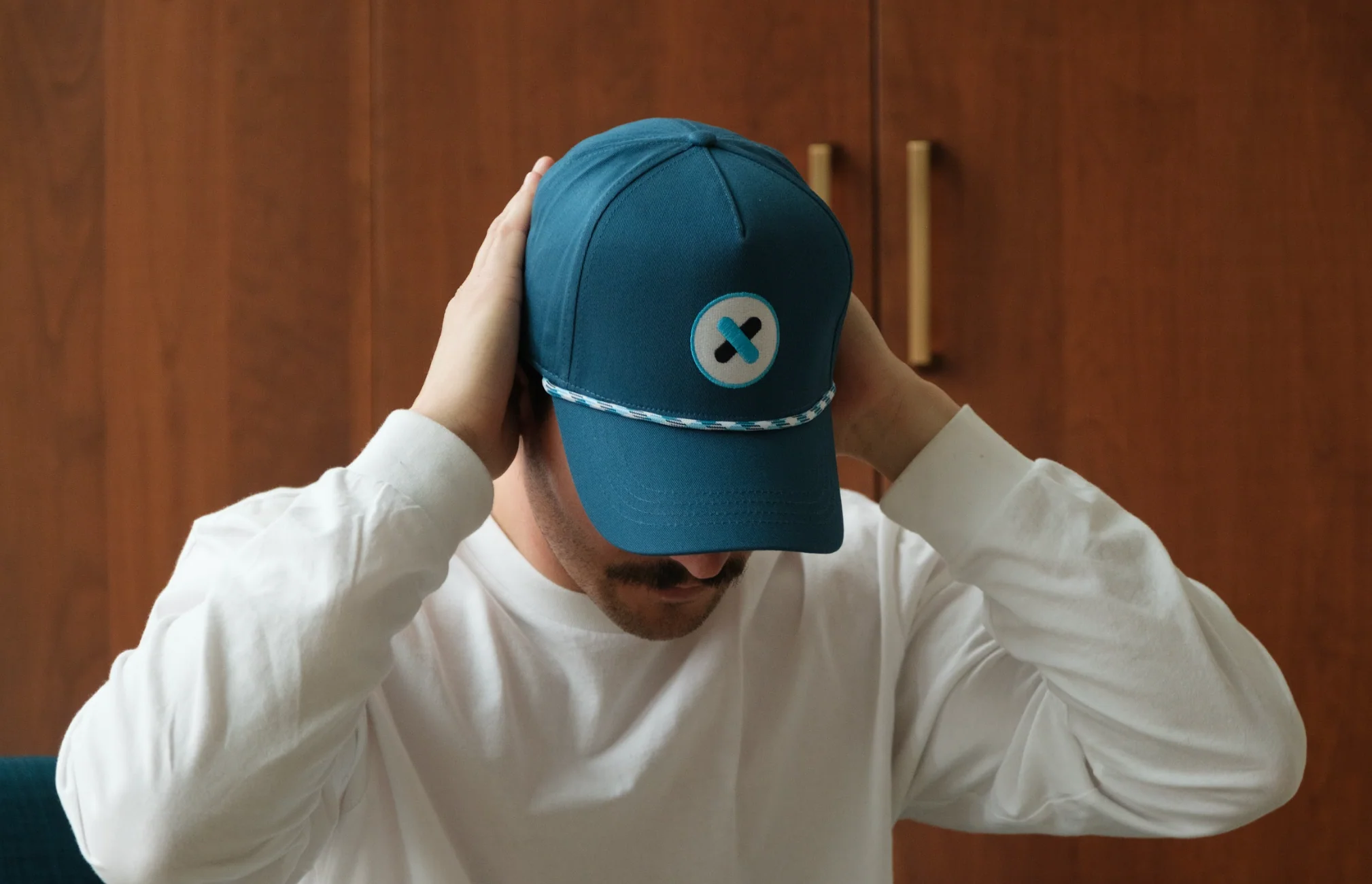 &Collar Hat - Image 3